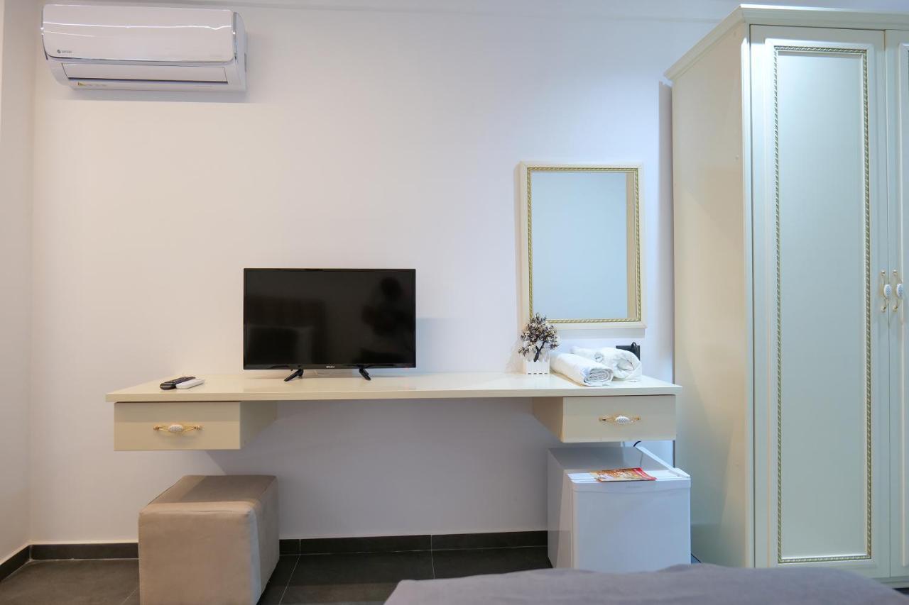 Vila Celaj Hotel Vlore Bagian luar foto