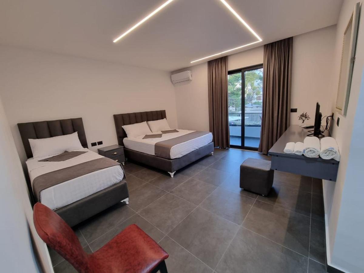 Vila Celaj Hotel Vlore Bagian luar foto