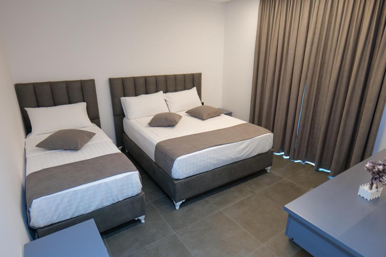 Vila Celaj Hotel Vlore Bagian luar foto