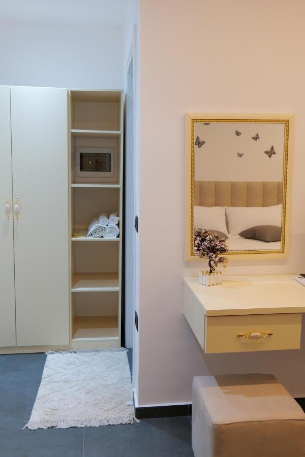 Vila Celaj Hotel Vlore Bagian luar foto