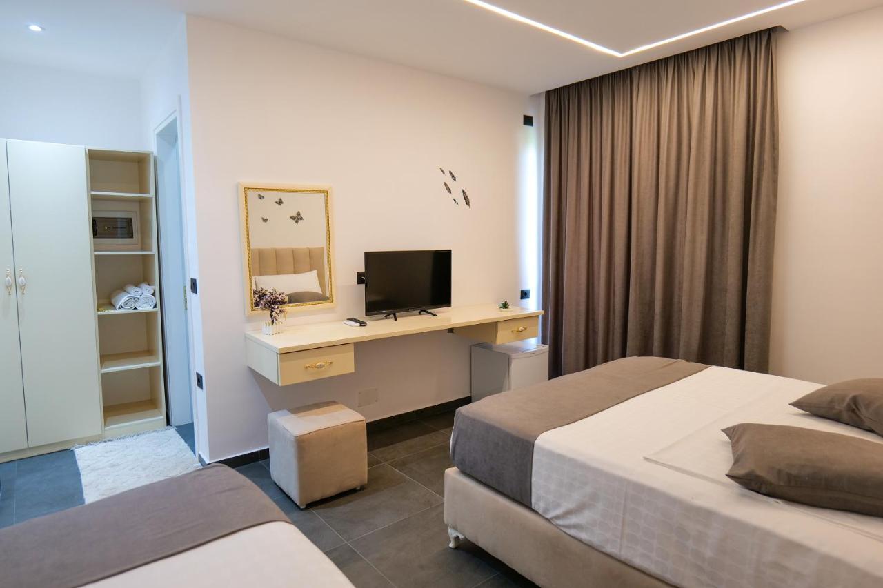 Vila Celaj Hotel Vlore Bagian luar foto